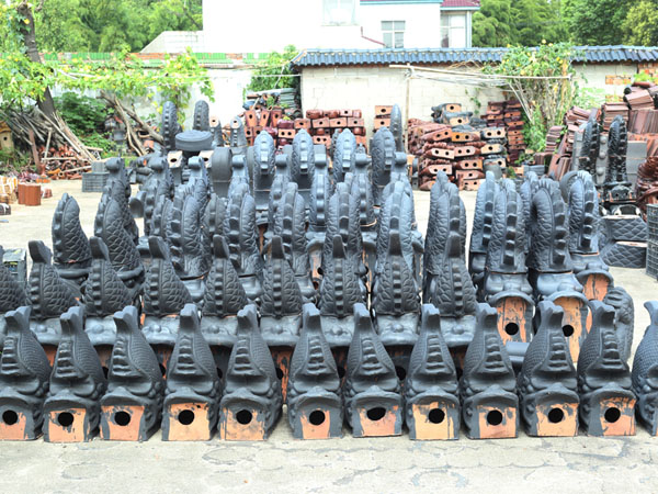 工廠一角，筒瓦廠家